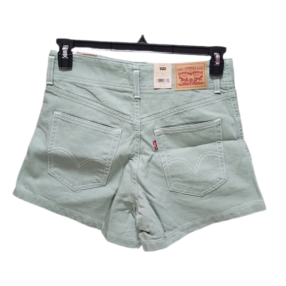 Levi's Women's High Waisted Mom Shorts Vintage-inspired Denim Size 28 Lily Pad - Picture 2 of 9